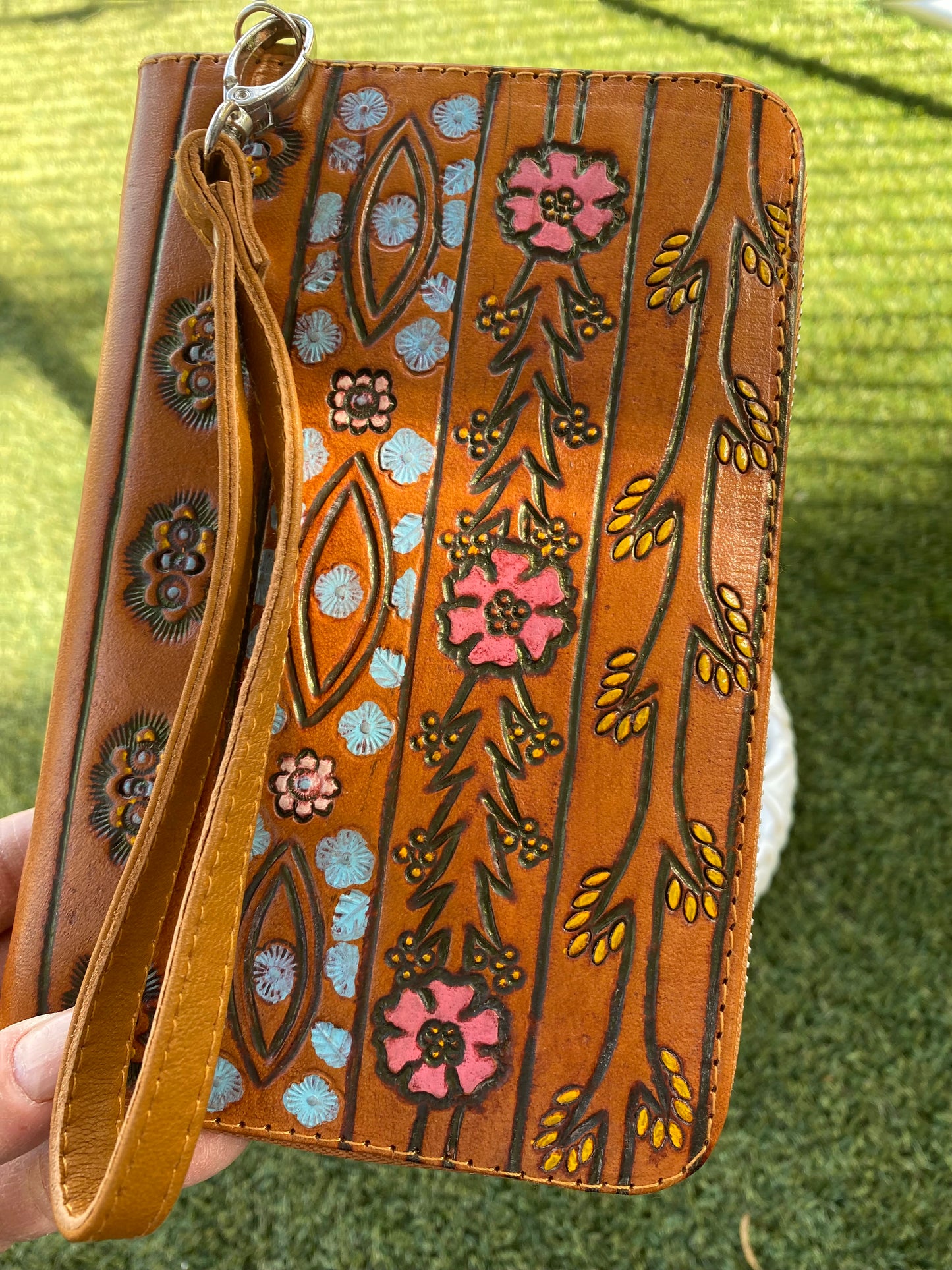 Retro Daisy Hand-tooled Leather Purse