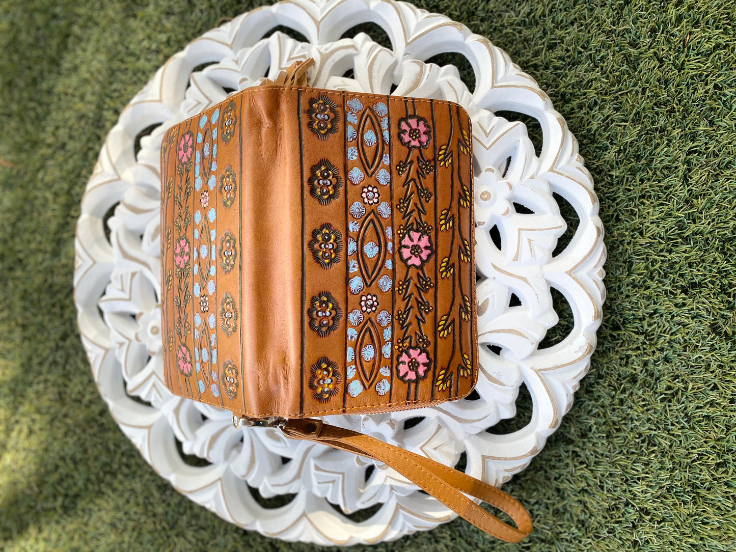 Retro Daisy Hand-tooled Leather Purse
