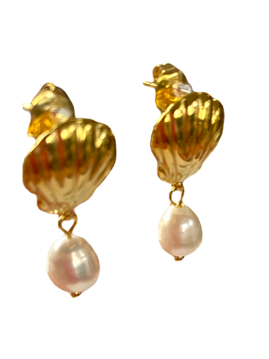 Seashell Pearl Drop Stud
Earrings 18k Gold Plated