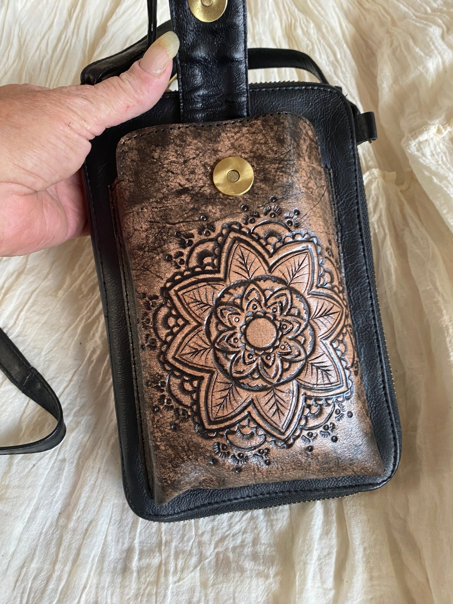 Lotus Zip Round Phone Wallet Bag